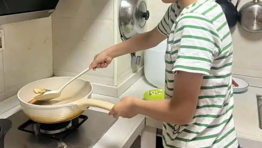 管家婆期期准精选正版资料价值,四川回应5人掉入化粪池,重点解答解释落实_公测版V3.20
